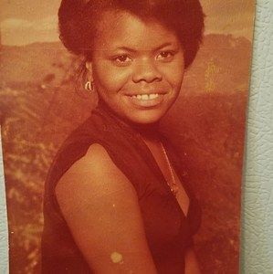 Meet your Posher, Lenita